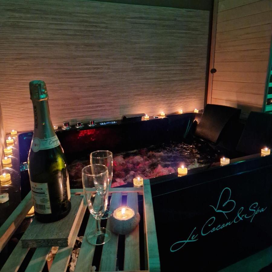 Derniere Reservations Avant Indisponibilite En Septembre Pour 12 Mois, Illimites Jacuzzi Spa Bain A Remous Interieur, Sauna Interieur, Parking Reserve, Vue Et Acces Parc, Prestations Uniques, 1Er Etage 科尔贝－埃索讷 外观 照片