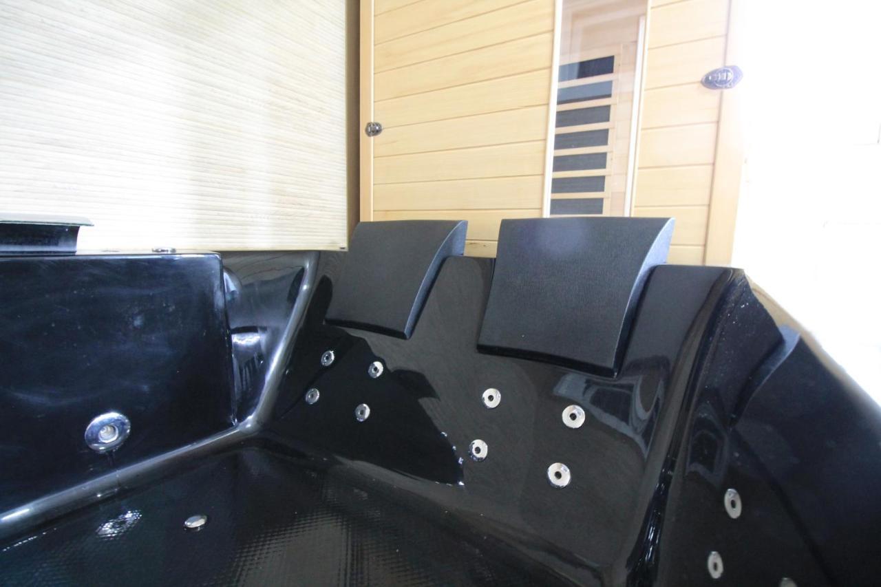 Derniere Reservations Avant Indisponibilite En Septembre Pour 12 Mois, Illimites Jacuzzi Spa Bain A Remous Interieur, Sauna Interieur, Parking Reserve, Vue Et Acces Parc, Prestations Uniques, 1Er Etage 科尔贝－埃索讷 外观 照片